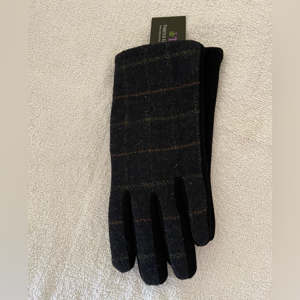 Thistle Gem Wool Gloves in Dark Blue
